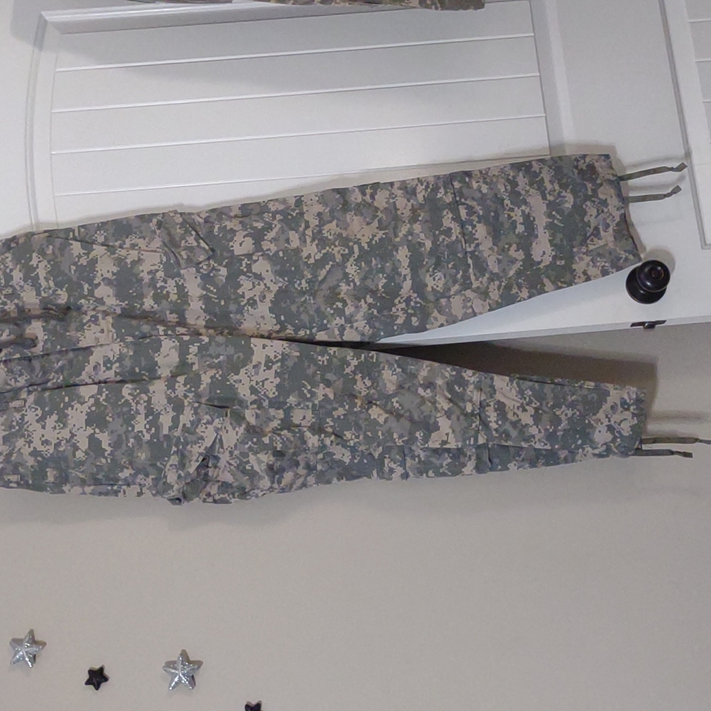 Pants - Picture 2 of 3